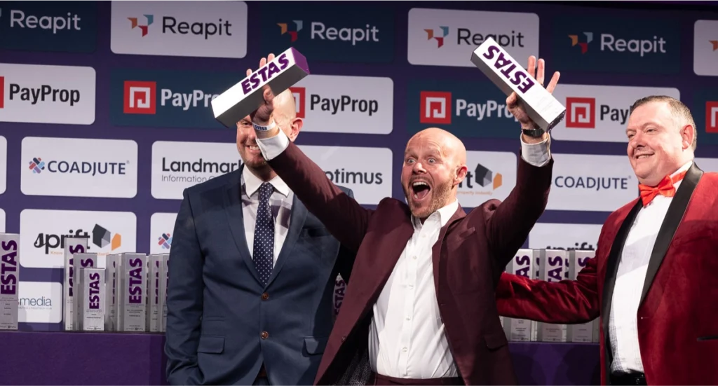 Agent winning an ESTAS award